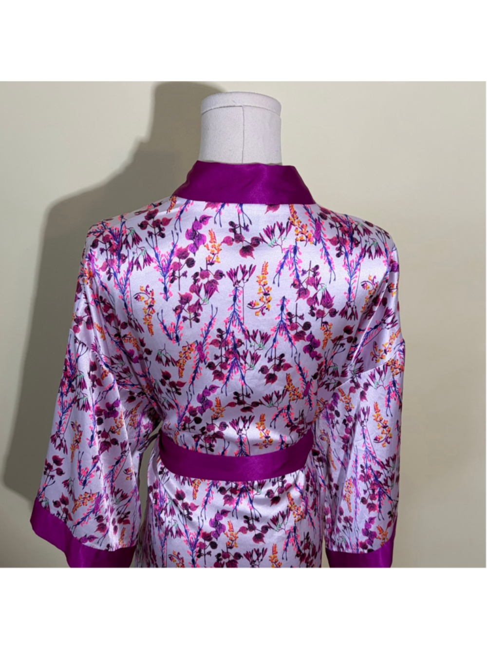 Victoria's Secret Kimono Satin Robe Pink Floral, SZ M - Picture 6 of 9